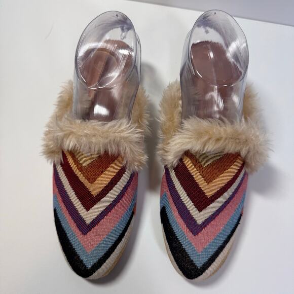 NEW Universal Thread Women's Bibiana Faux Fur Lined Chevron Mules sz 7.5 Boho - Picture 2 of 5